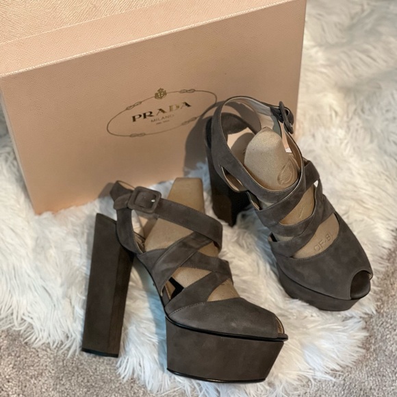 Prada gray suede chunky heels - Picture 2 of 9